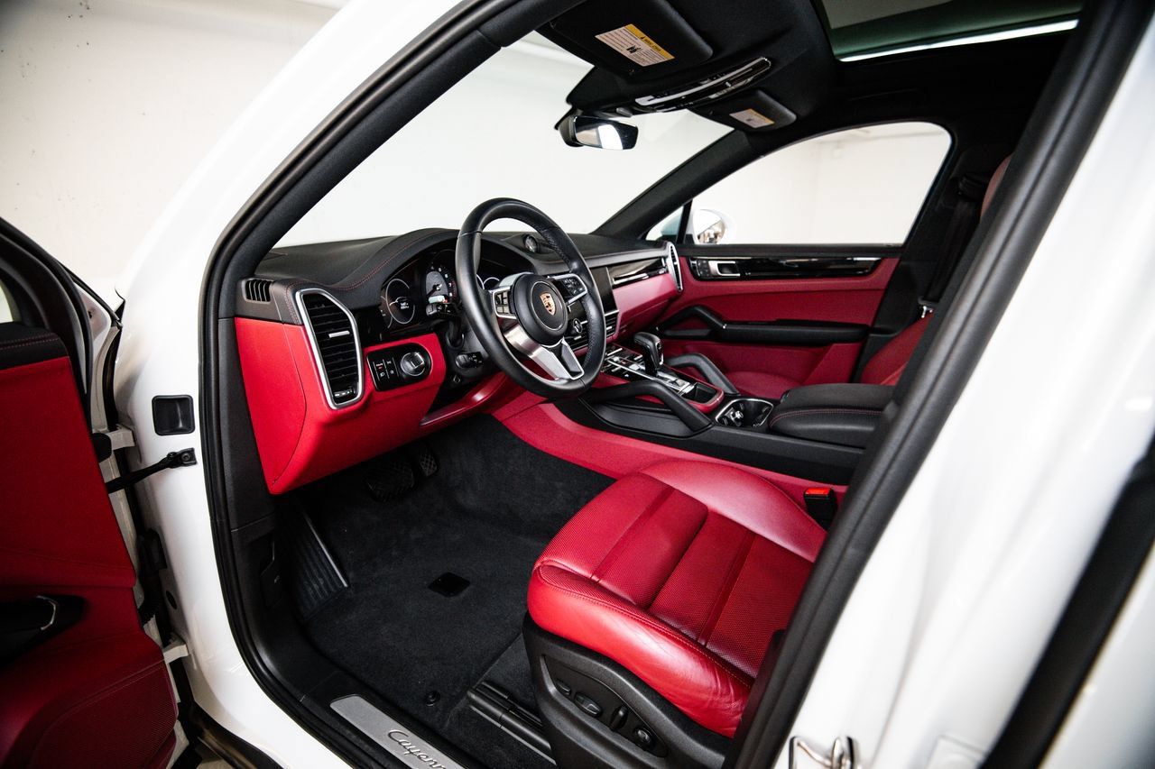Certified 2023 Porsche Cayenne Coupe AWD/4WD image 4