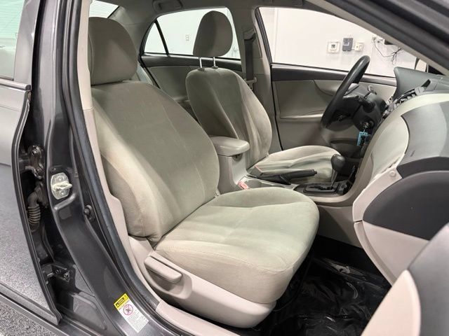 Used 2013 Toyota Corolla L FWD image 23