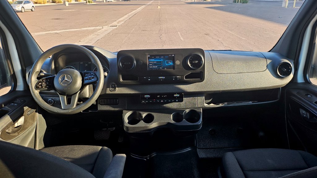 Used 2024 Mercedes-Benz Sprinter 2500 image 28