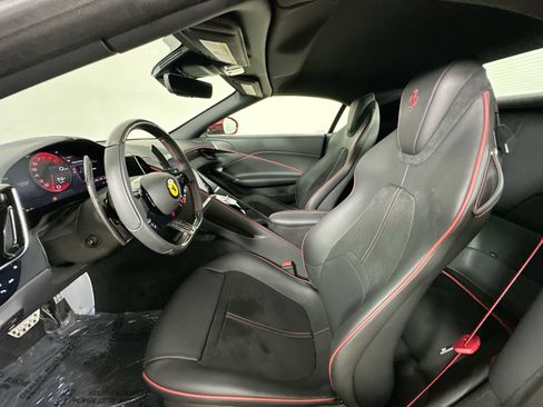Used 2025 Ferrari Roma Spider RWD image 32