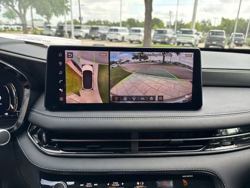 Used 2026 INFINITI QX60 Luxe w/ Family Package AWD/4WD image 11