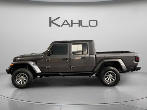 Used 2022 Jeep Gladiator Sport AWD/4WD image 2