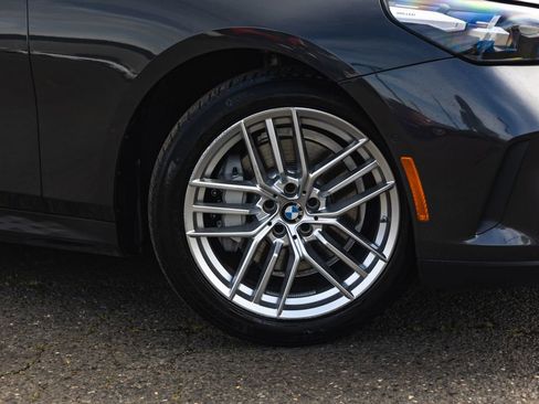 Used 2024 BMW 530i xDrive w/ Premium Package image 4