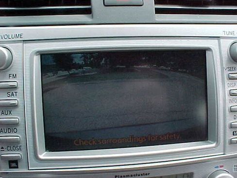 Used 2011 Toyota Camry XLE w/ SE/XLE Extra-Value Pkg FWD image 26
