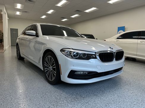 Used 2018 BMW 530i w/ Premium Package image 10