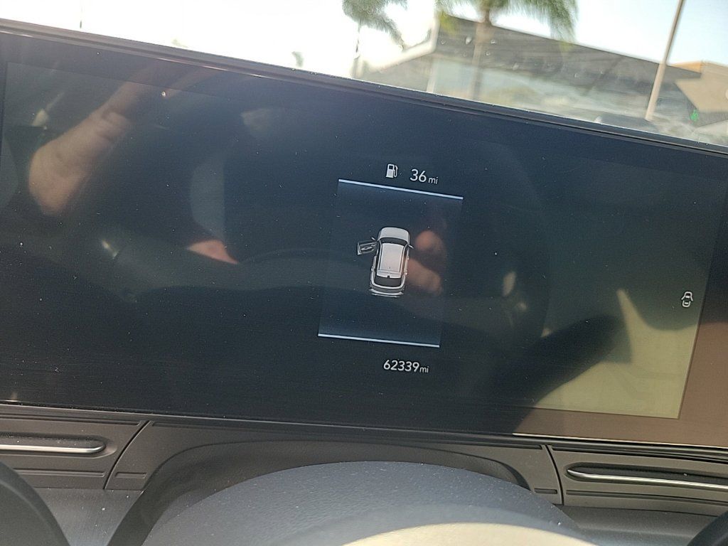Certified 2025 Hyundai Kona SEL FWD image 11