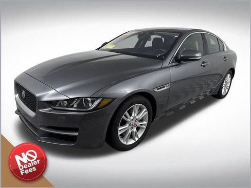 Used 2017 Jaguar XE Premium image 7