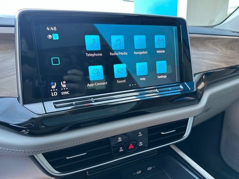 Used 2024 Volkswagen Atlas SE FWD image 14