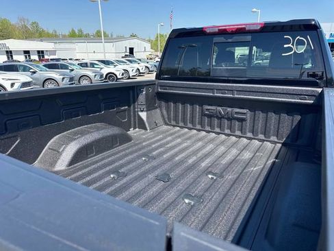 New 2026 GMC Sierra 2500 AT4X w/ AT4X AEV Edition AWD/4WD image 13