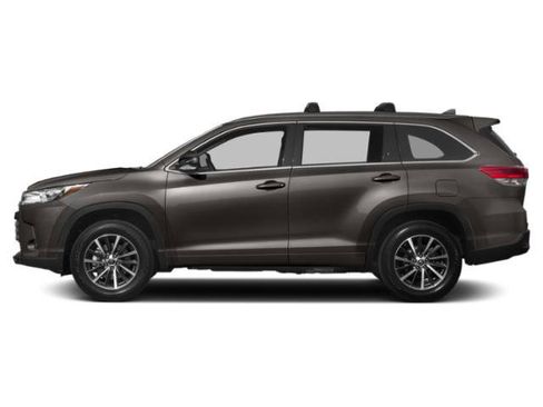 Used 2018 Toyota Highlander XLE AWD/4WD image 3