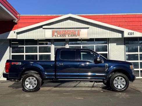 Used 2021 Ford F250 Platinum w/ FX4 Off-Road Package image 2