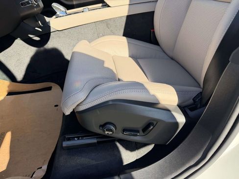 New 2026 Volvo XC90 B6 Ultra w/ Protection Package Premier AWD/4WD image 16