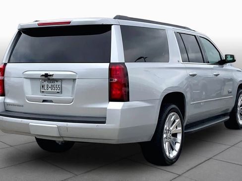 Used 2015 Chevrolet Suburban LT w/ Luxury Package RWD image 13