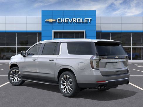 New 2026 Chevrolet Suburban Premier image 3