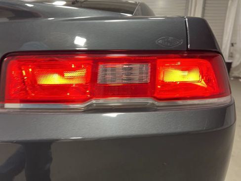 Used 2015 Chevrolet Camaro LT RWD image 31