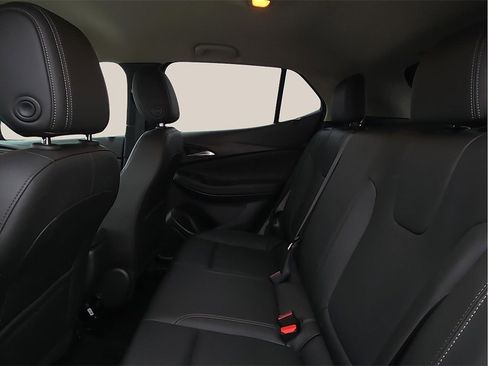 Used 2024 Buick Encore GX Sport Touring image 9