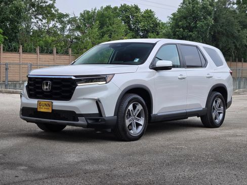 Used 2025 Honda Pilot EX-L image 6