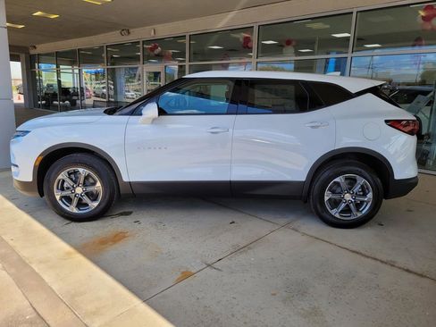 New 2025 Chevrolet Blazer LT image 2
