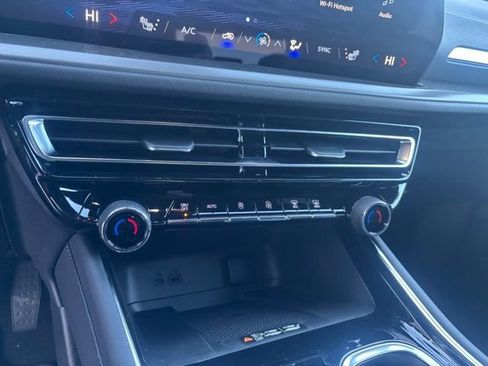 New 2026 Chevrolet Traverse LT w/ Sun and Wheel Package AWD/4WD image 25