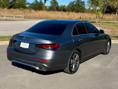 Used 2022 Mercedes-Benz E 350 Sedan image 3