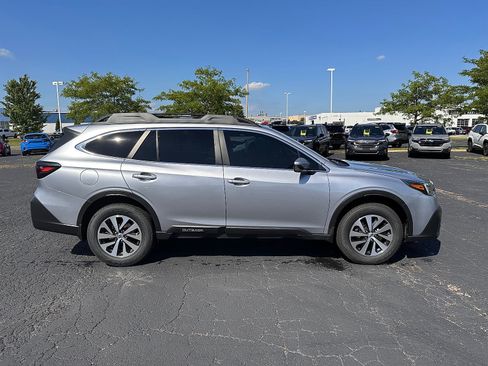 Used 2020 Subaru Outback Premium w/ Popular Package #1 AWD/4WD image 2