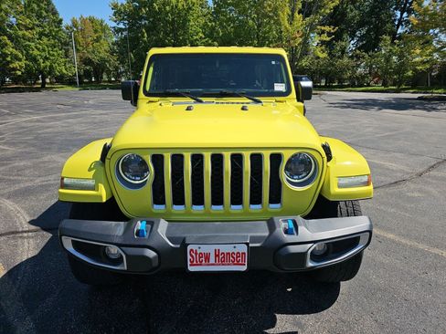 Used 2023 Jeep Wrangler Unlimited Sahara w/ Cold Weather Group AWD/4WD image 9