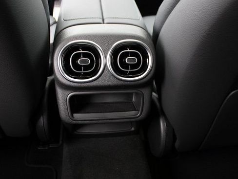 New 2025 Mercedes-Benz GLC 300 4MATIC image 37