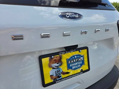 Used 2022 Ford Escape SE FWD image 14