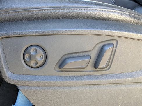 Used 2022 Audi Q5 2.0T Premium Plus w/ Premium Plus Package image 19