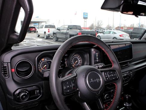 Used 2024 Jeep Wrangler Unlimited Rubicon w/ XTREMEE 35" Tire Package image 30