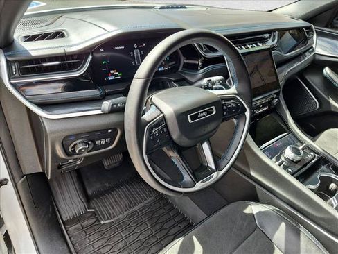 Used 2022 Jeep Grand Cherokee Trailhawk AWD/4WD image 10