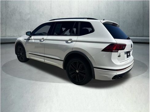 Used 2022 Volkswagen Tiguan SE R-Line AWD/4WD image 3