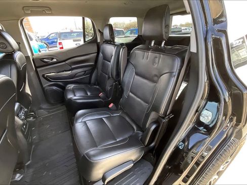 Used 2019 GMC Acadia SLT w/ Black Edition image 21
