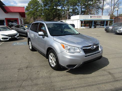 Used 2015 Subaru Forester 2.5i Premium AWD/4WD image 11