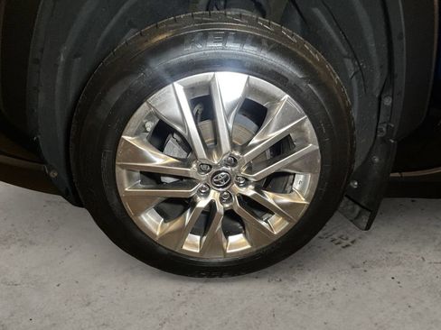 Used 2019 Toyota RAV4 Limited w/ Cold Weather Package AWD/4WD image 14