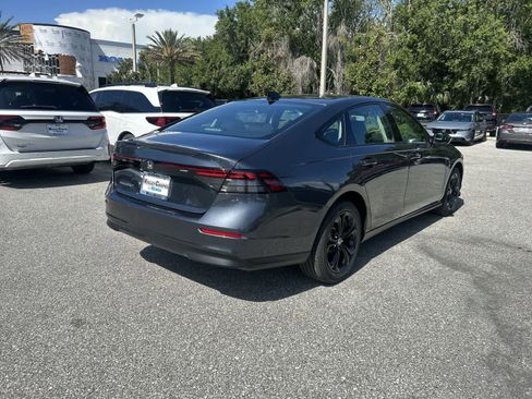 Used 2025 Honda Accord SE image 6