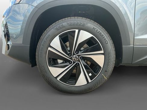 New 2025 Volkswagen Taos SE image 14