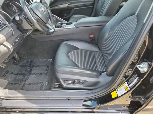 Used 2024 Toyota Camry SE FWD image 18