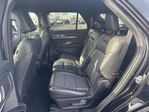 Used 2025 Ford Explorer ST-Line w/ ST-Line Street Pack image 22