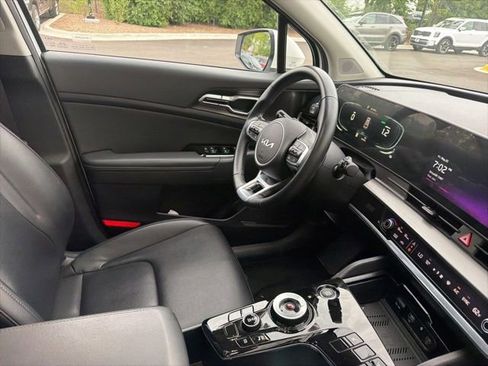 Certified 2024 Kia Sportage EX w/ EX Premium Package AWD/4WD image 19