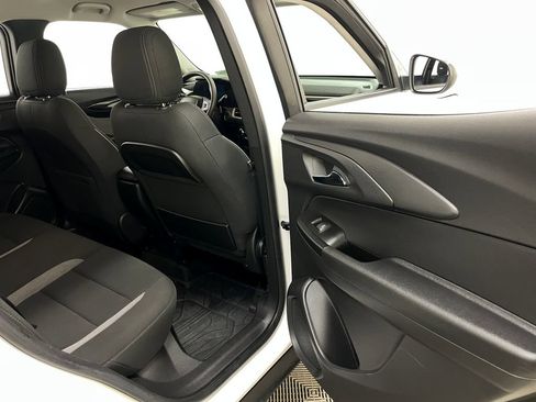 Used 2024 Chevrolet TrailBlazer LS w/ LS Convenience Package FWD image 39