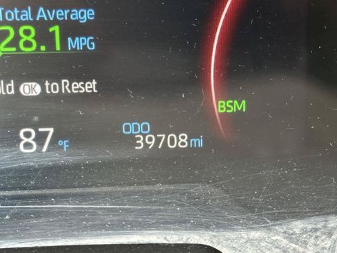 Used 2025 Toyota RAV4 XLE FWD image 13