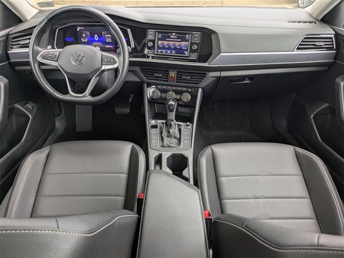 Used 2023 Volkswagen Jetta SE FWD image 14