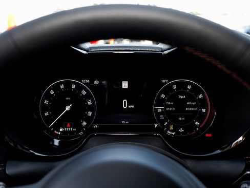 New 2025 Alfa Romeo Tonale Intensa image 17