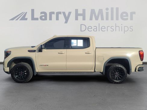 Used 2022 GMC Sierra 1500 AT4X image 2