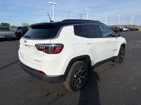 Used 2025 Jeep Compass Limited AWD/4WD image 5