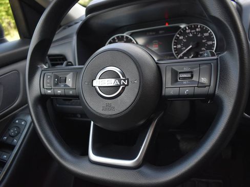 Used 2024 Nissan Rogue S AWD/4WD image 25