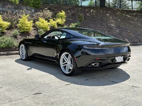 Used 2024 Aston Martin DB12 Coupe image 18