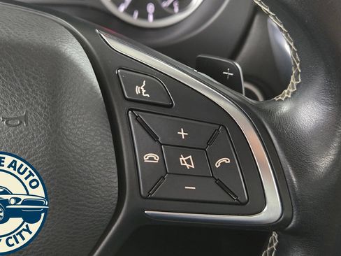 Used 2018 INFINITI QX30 AWD image 13
