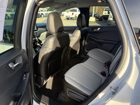 Certified 2025 Ford Escape Platinum w/ Premium Technology Package image 8